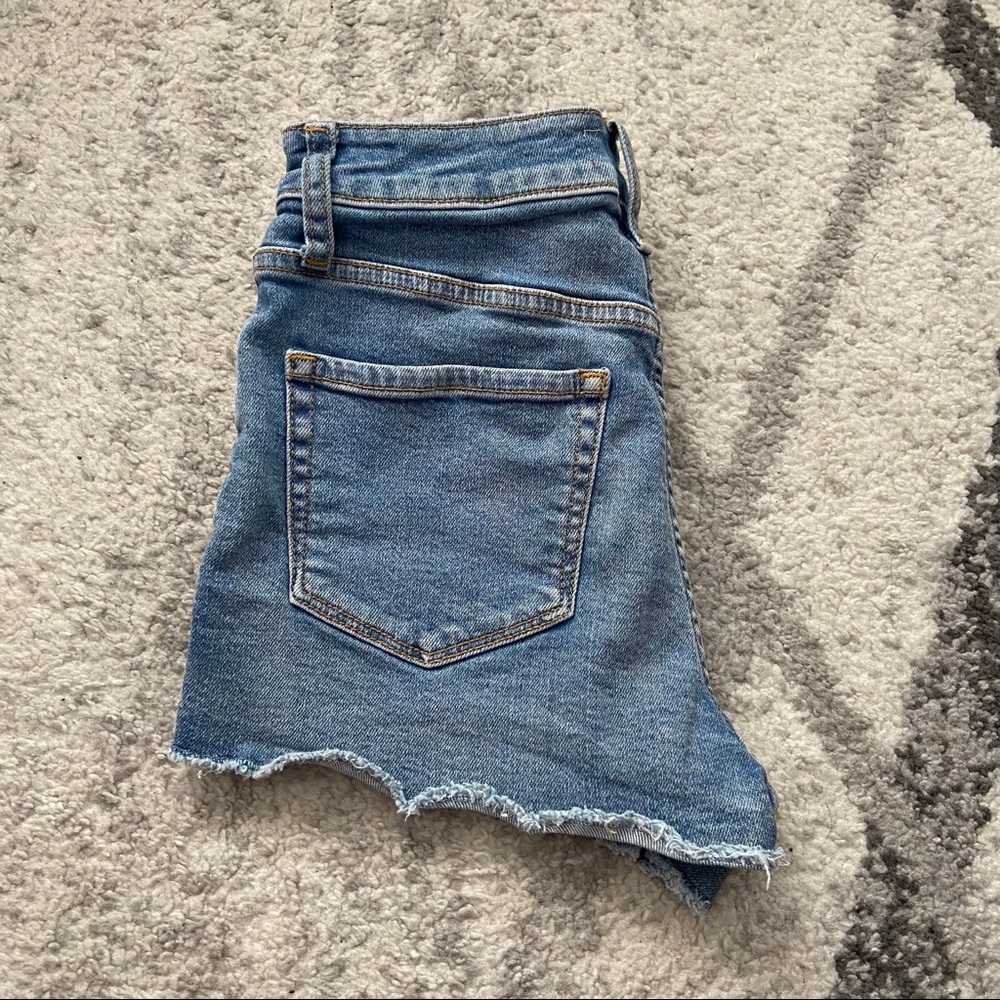 Aritzia Sunday Best Denim Shorts - Picture 3 of 6